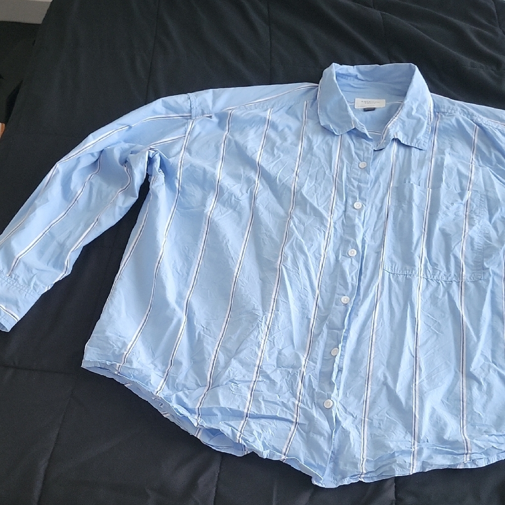 AMERICAN EAGLE Women's Blue Striped Button Down Shirt